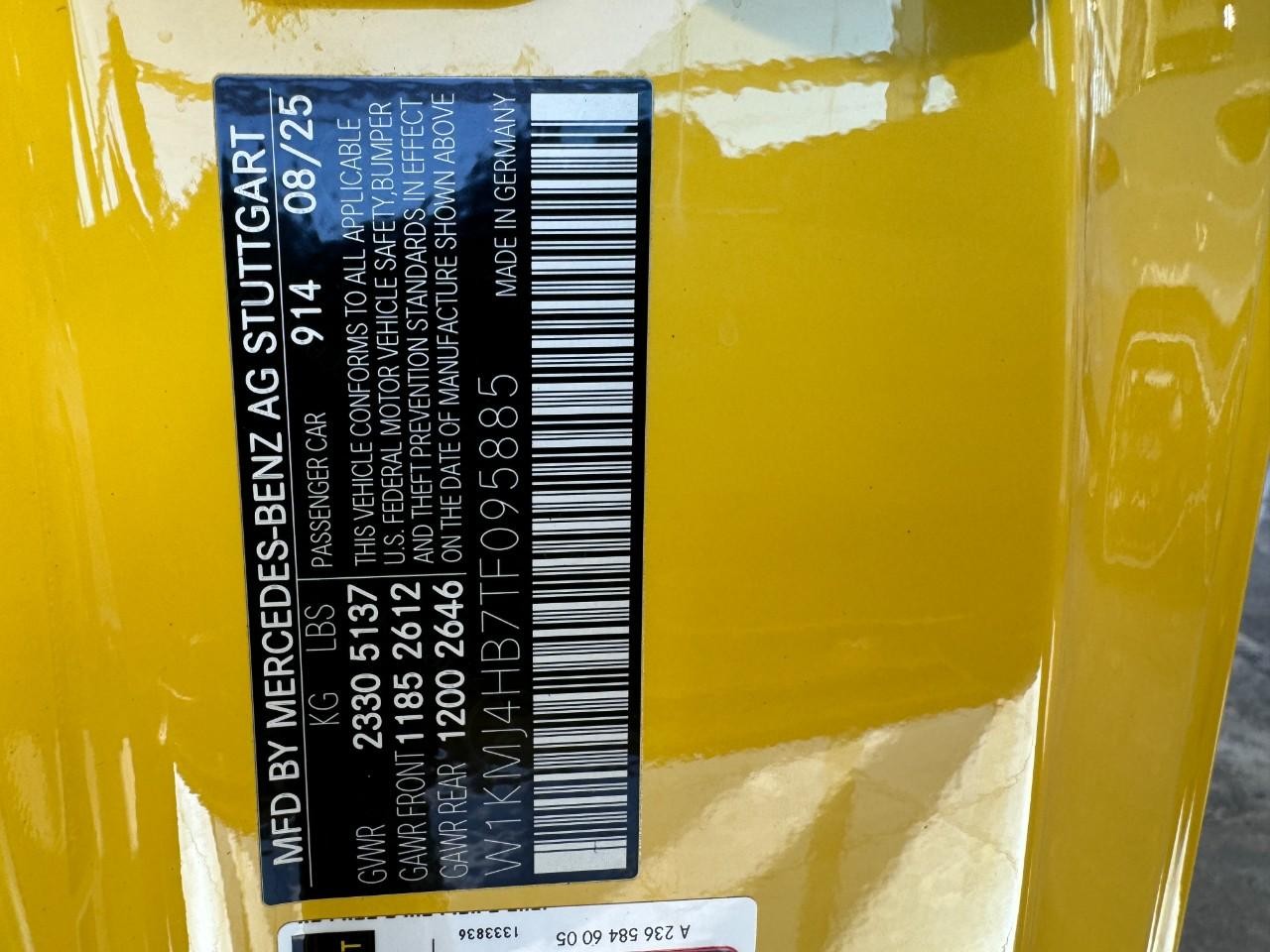 Mercedes-Benz CLE Vehicle Full-screen Gallery Image 35