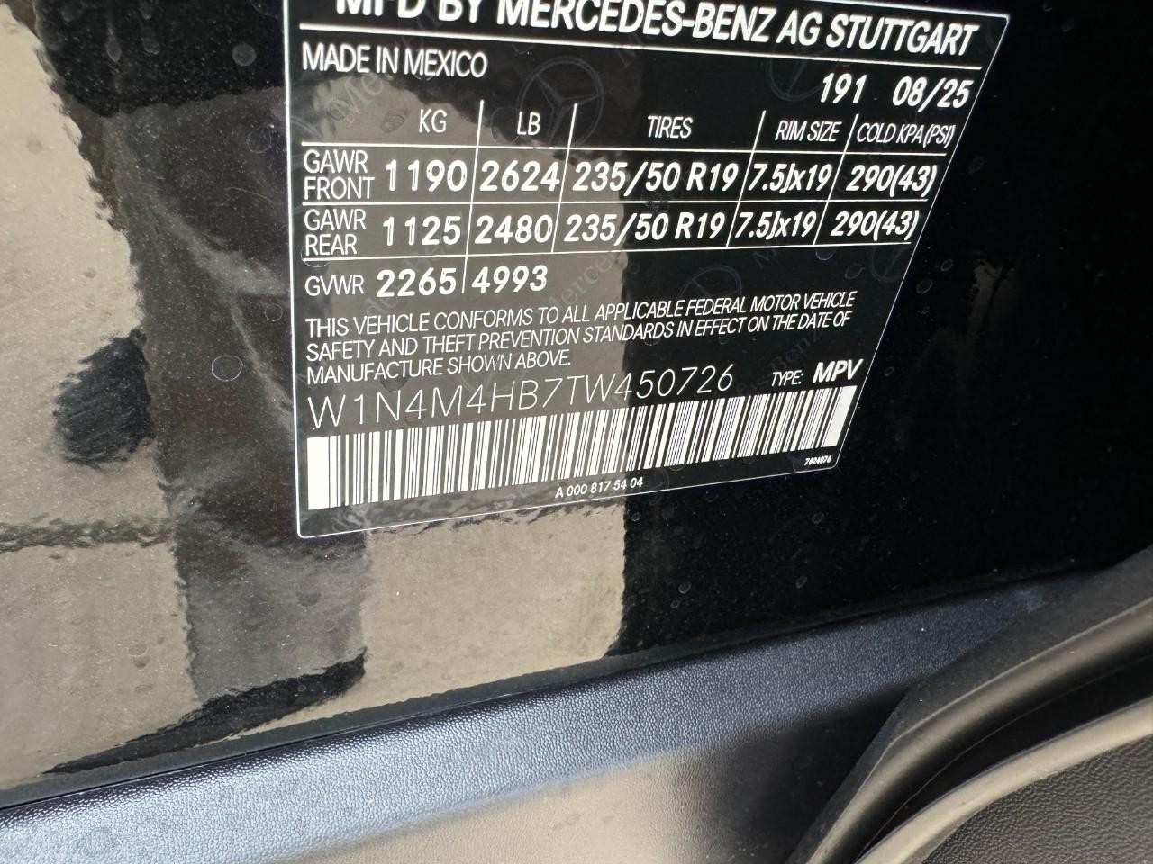 Mercedes-Benz GLB Vehicle Full-screen Gallery Image 37