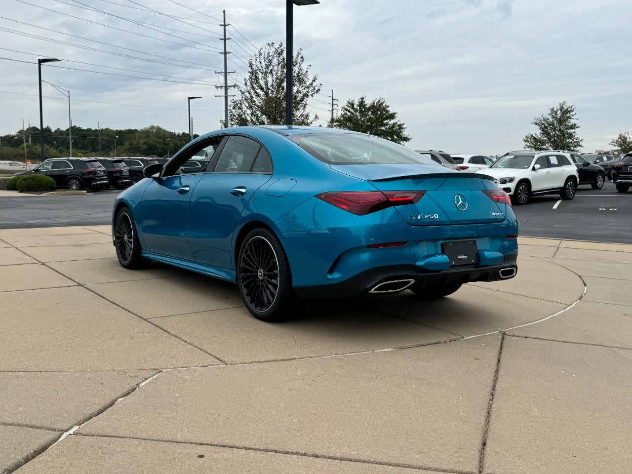 Mercedes-Benz CLA Vehicle Full-screen Gallery Image 3