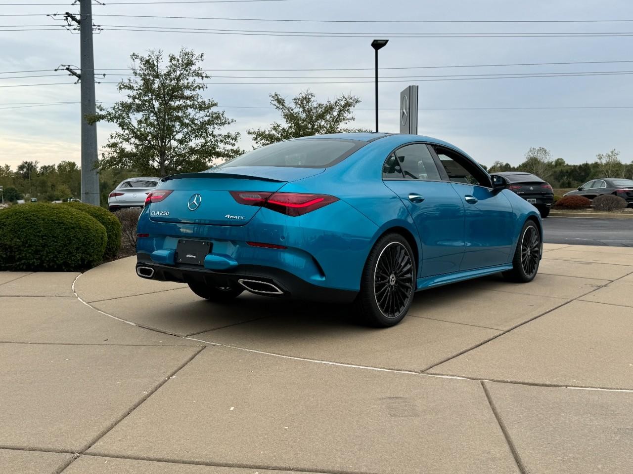 Mercedes-Benz CLA Vehicle Full-screen Gallery Image 4