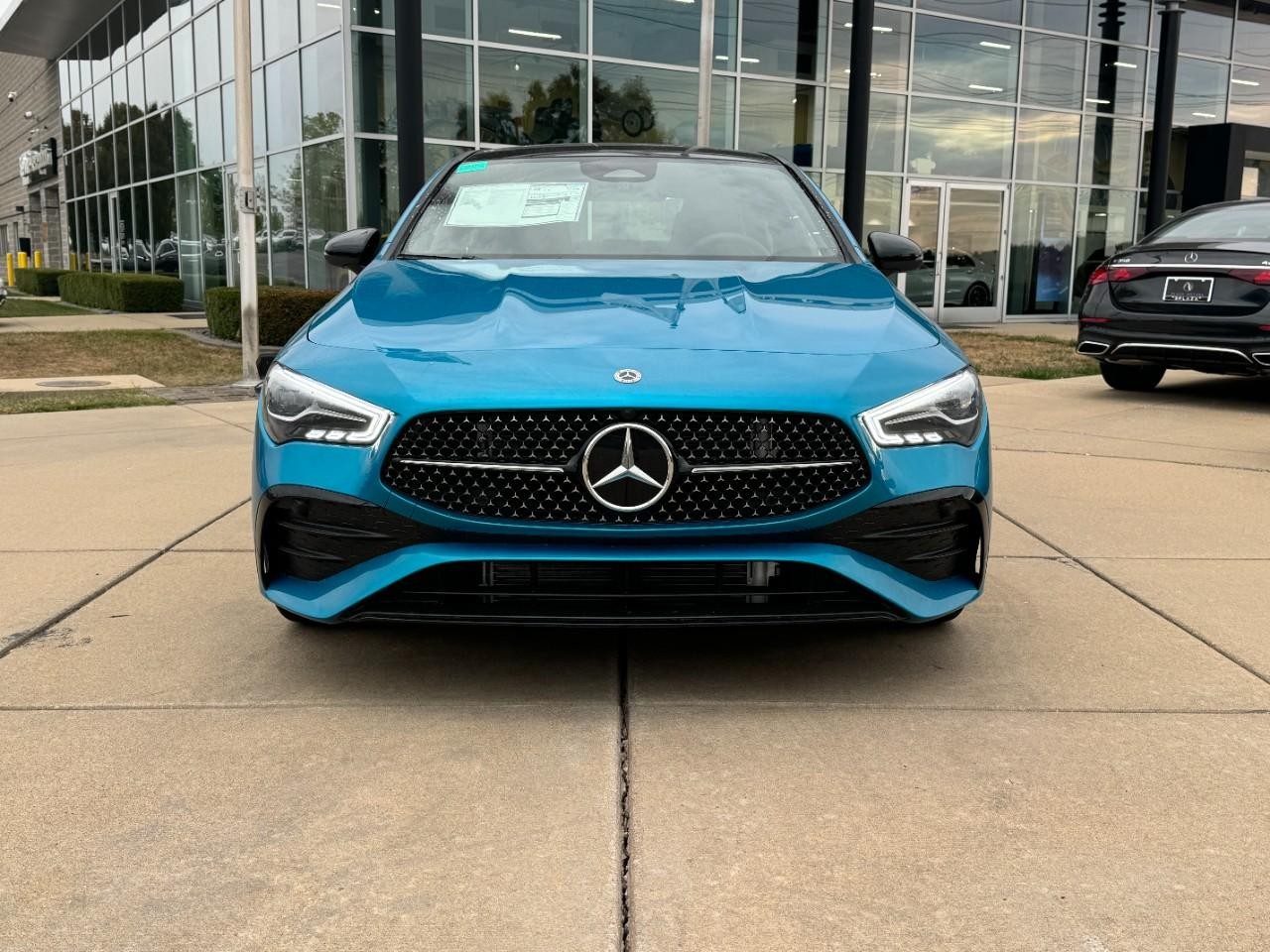 Mercedes-Benz CLA Vehicle Full-screen Gallery Image 7