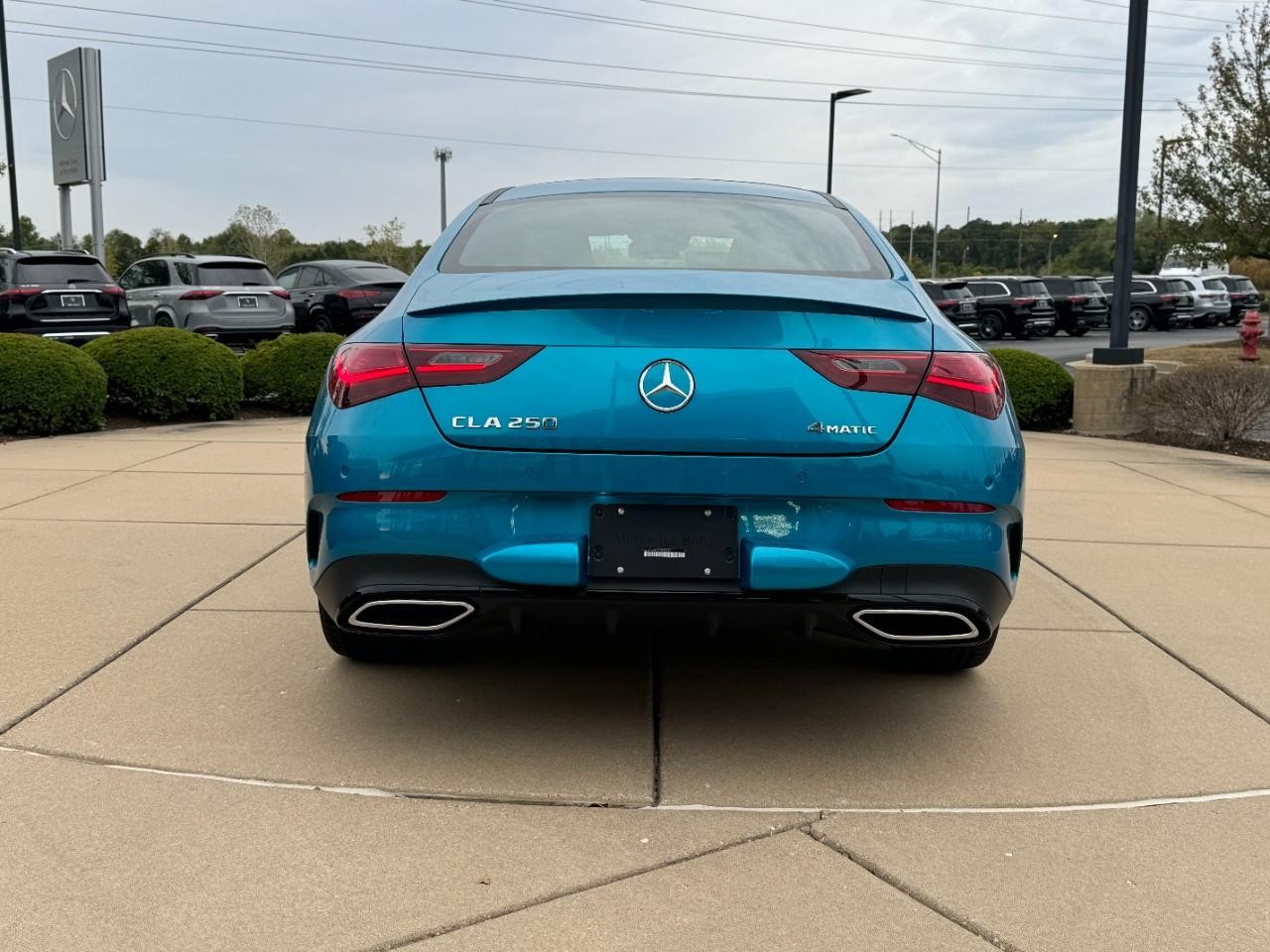 Mercedes-Benz CLA Vehicle Full-screen Gallery Image 9