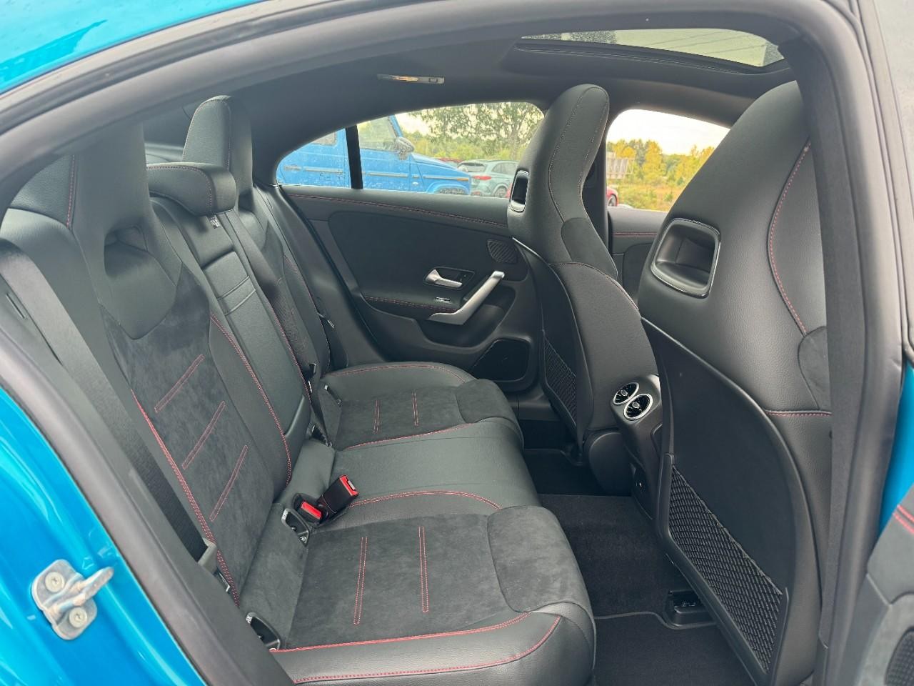 Mercedes-Benz CLA Vehicle Full-screen Gallery Image 10