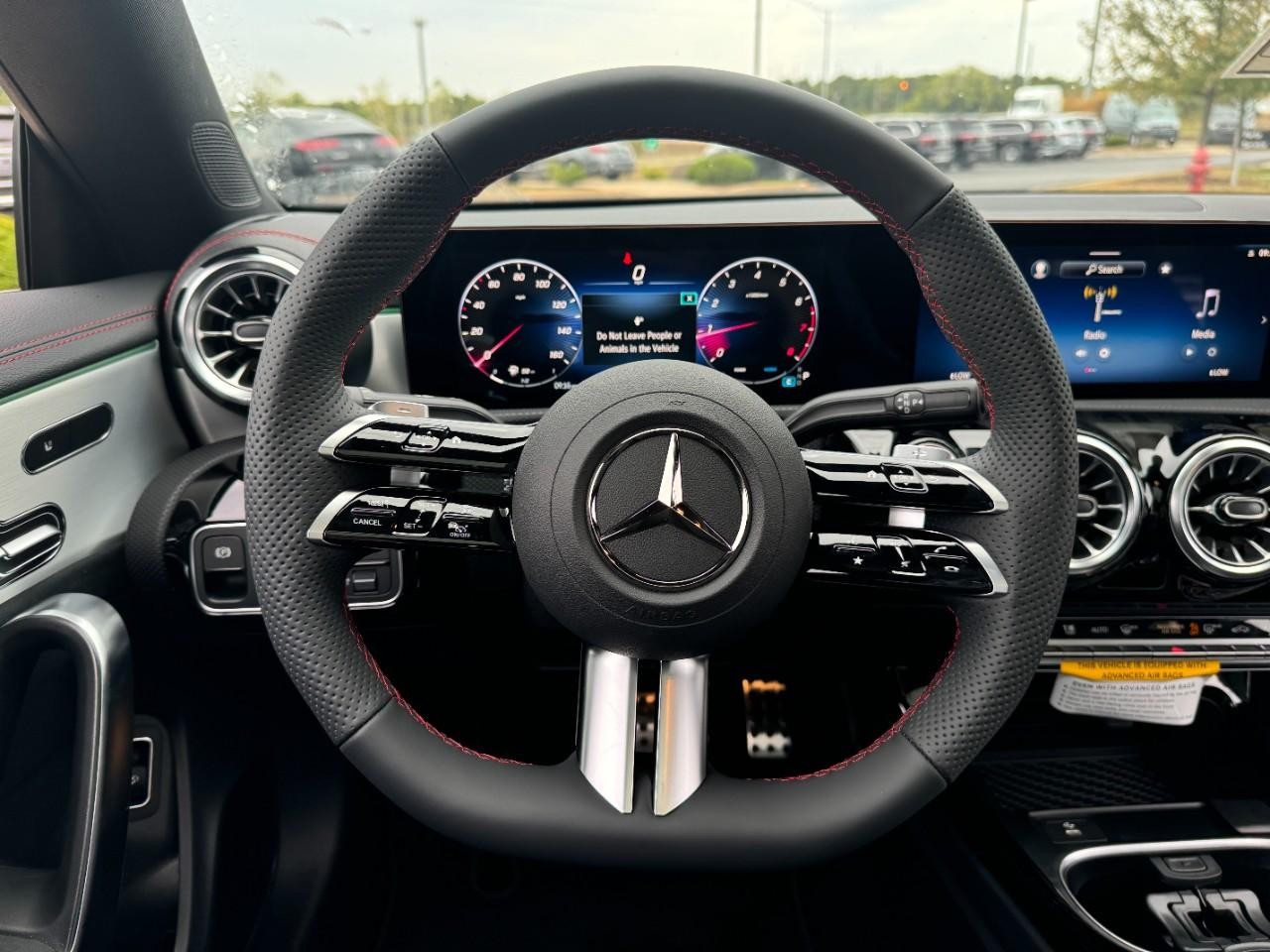 Mercedes-Benz CLA Vehicle Full-screen Gallery Image 13