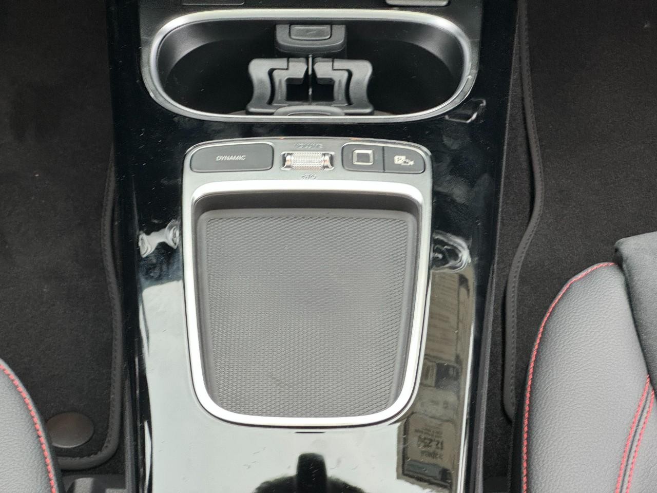 Mercedes-Benz CLA Vehicle Full-screen Gallery Image 16