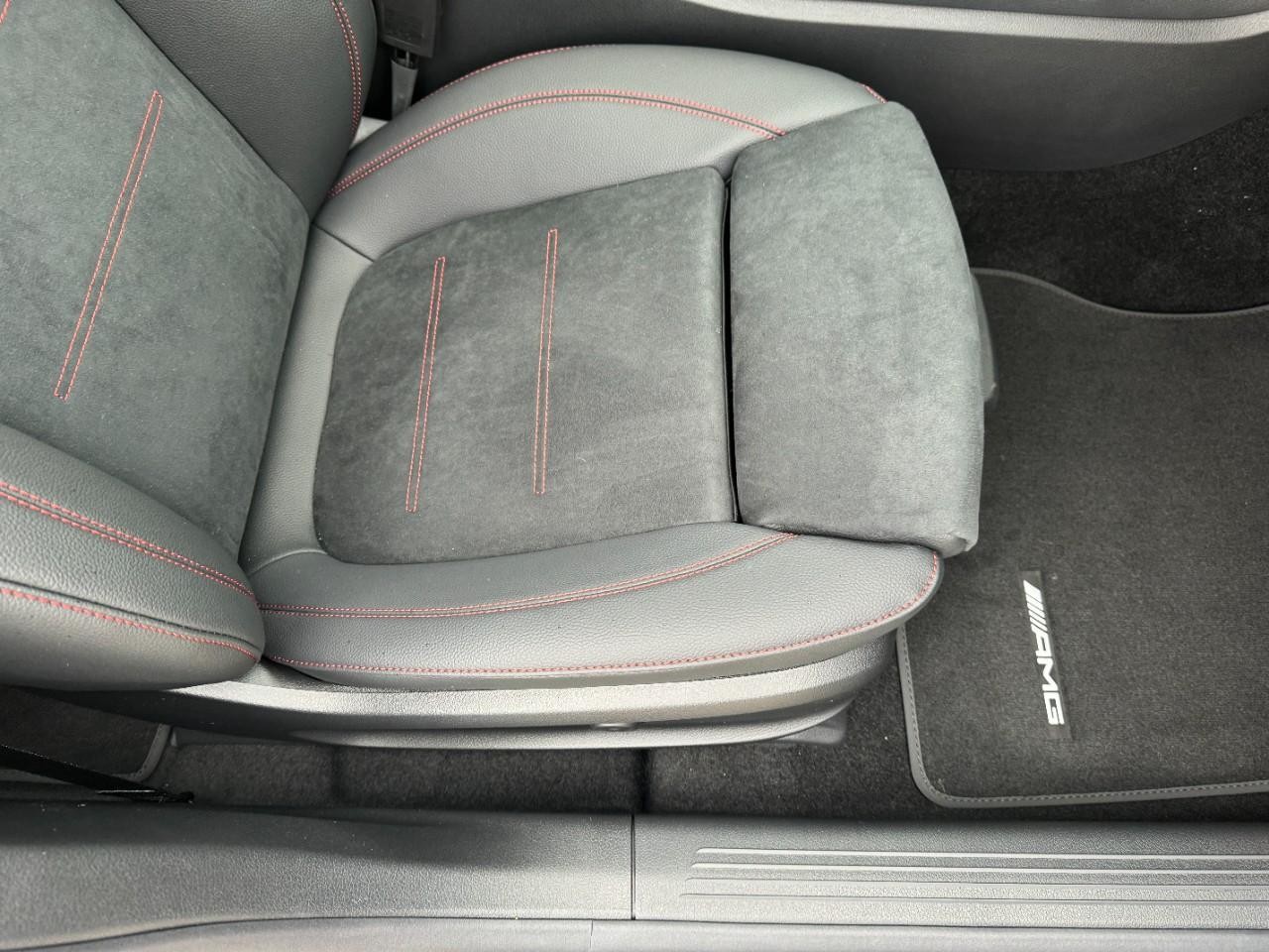 Mercedes-Benz CLA Vehicle Full-screen Gallery Image 19