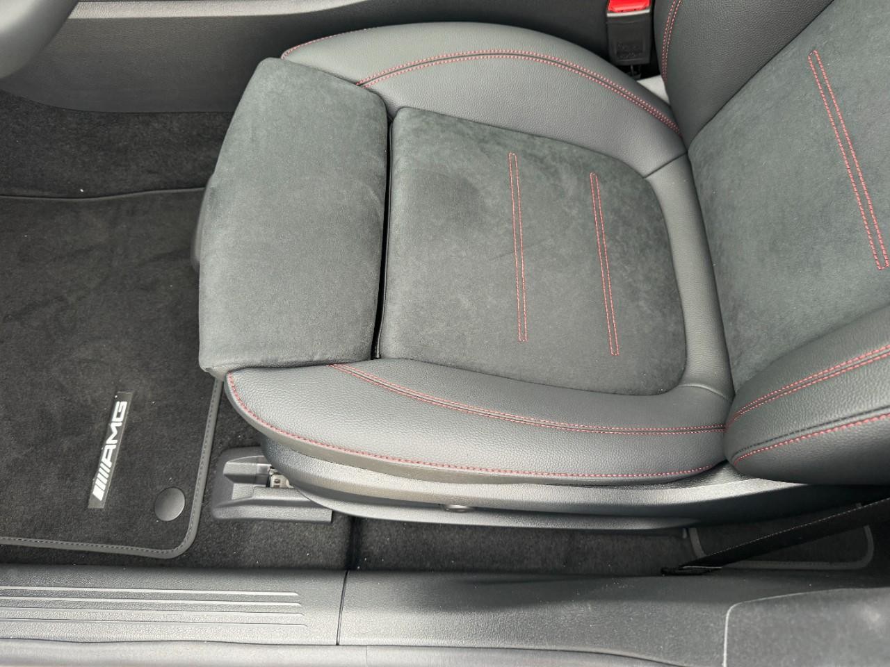 Mercedes-Benz CLA Vehicle Full-screen Gallery Image 29