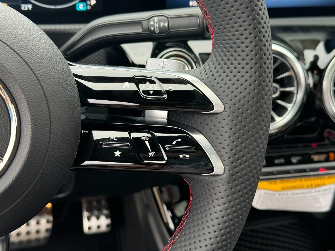 Mercedes-Benz CLA Vehicle Full-screen Gallery Image 33