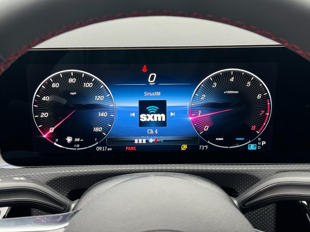 Mercedes-Benz CLA Vehicle Full-screen Gallery Image 34