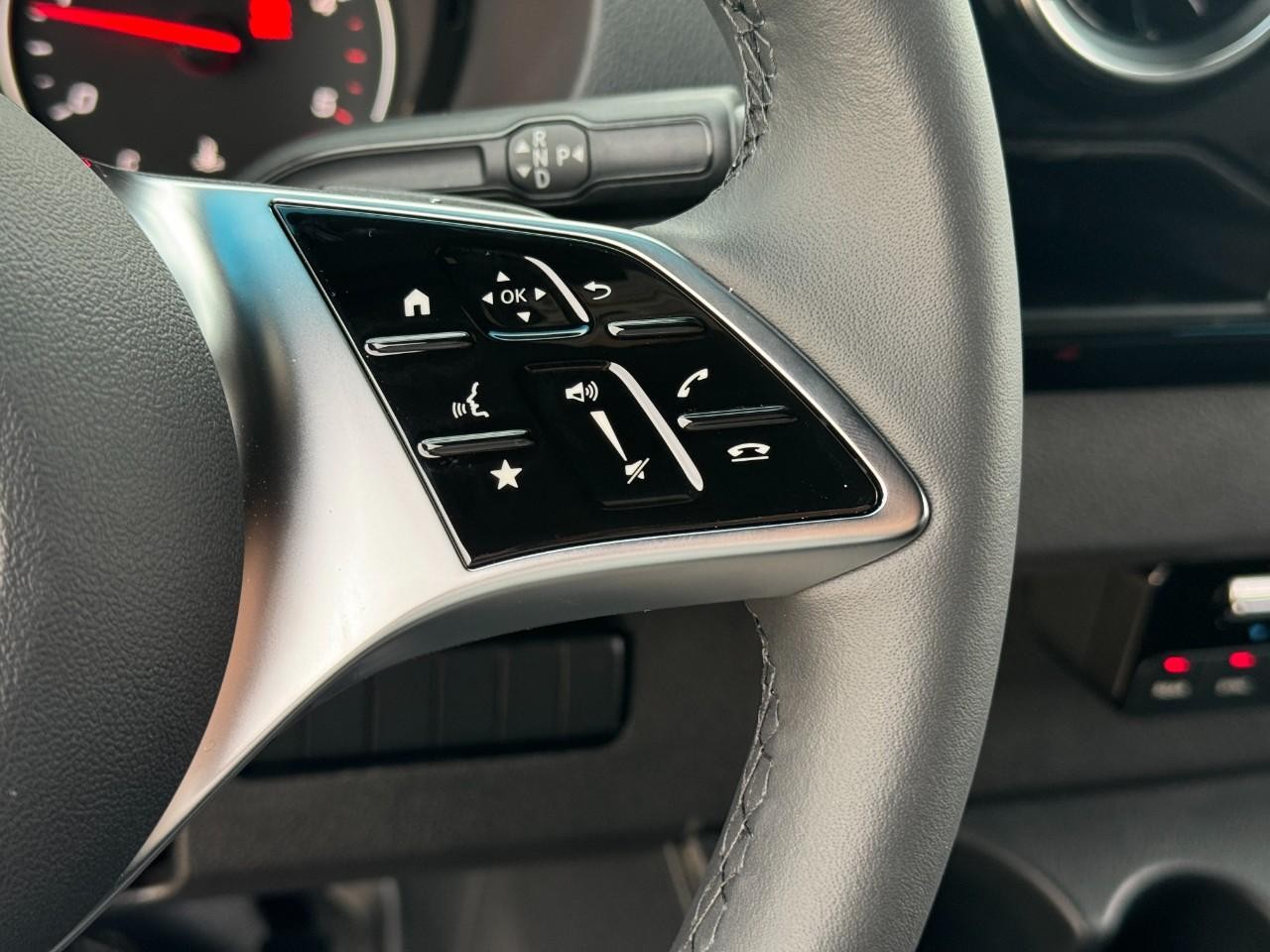 Mercedes-Benz Sprinter Passenger Van Vehicle Full-screen Gallery Image 30