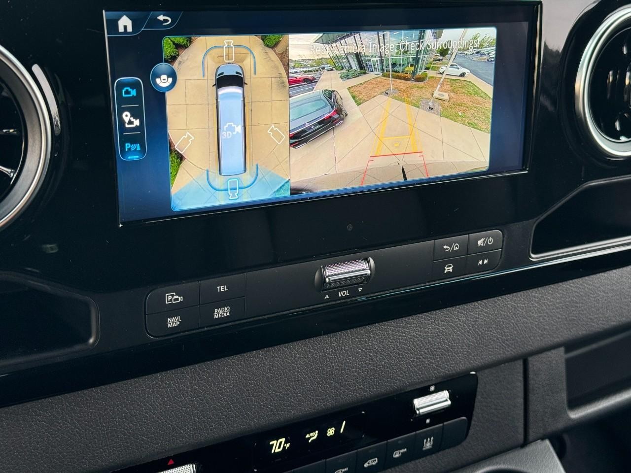 Mercedes-Benz Sprinter Passenger Van Vehicle Full-screen Gallery Image 33