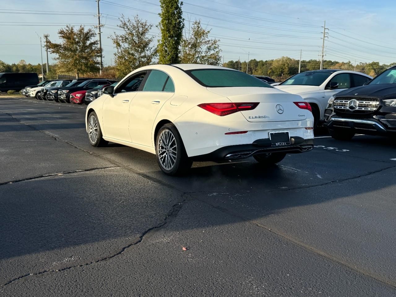 Mercedes-Benz CLA Vehicle Full-screen Gallery Image 3