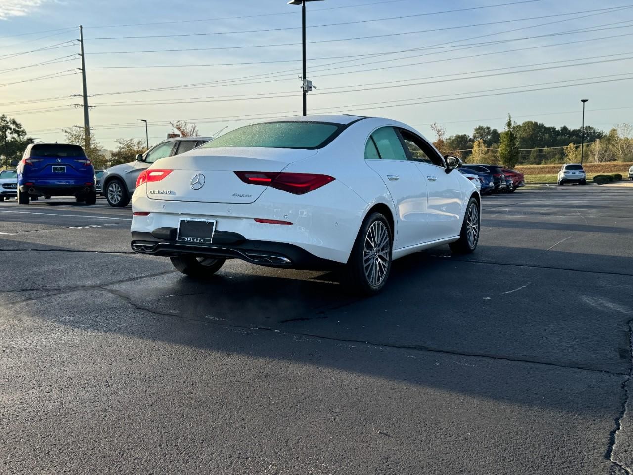 Mercedes-Benz CLA Vehicle Full-screen Gallery Image 4