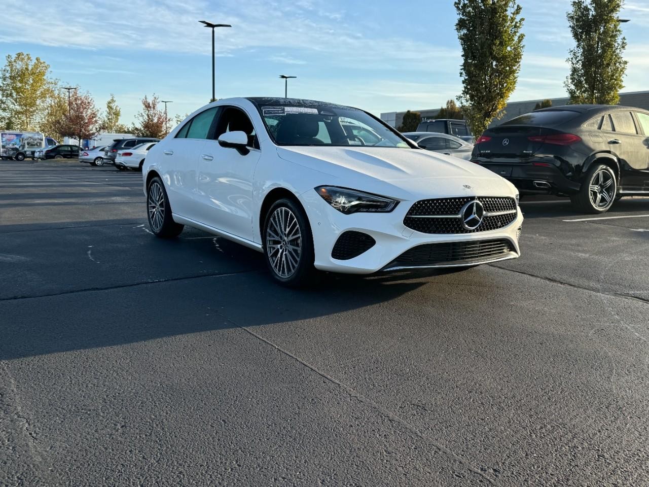 Mercedes-Benz CLA Vehicle Full-screen Gallery Image 6