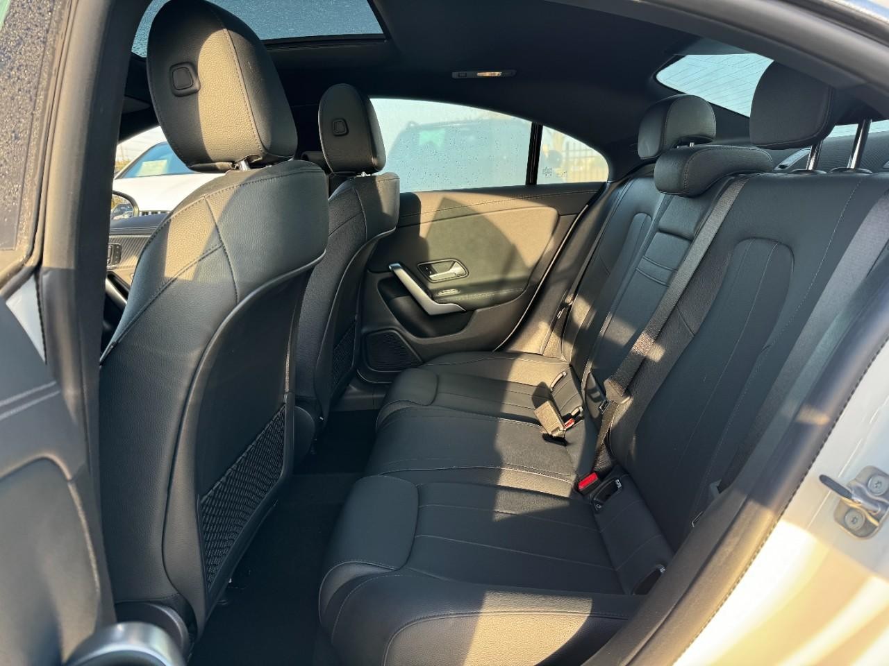 Mercedes-Benz CLA Vehicle Full-screen Gallery Image 8