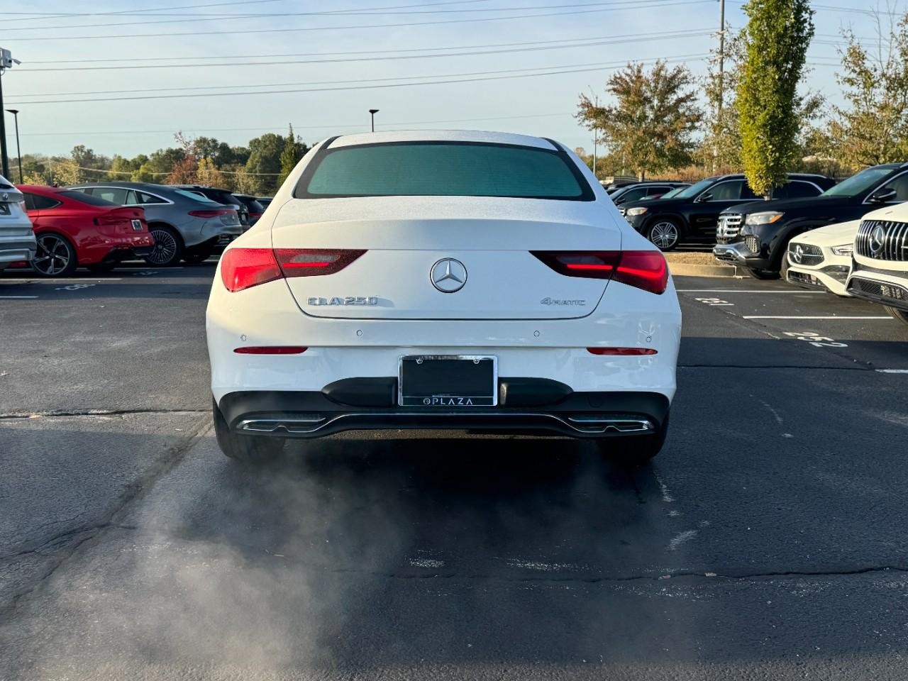 Mercedes-Benz CLA Vehicle Full-screen Gallery Image 9