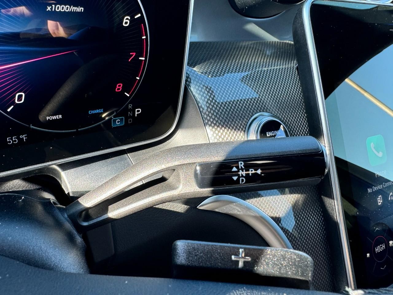 Mercedes-Benz GLC Vehicle Full-screen Gallery Image 33