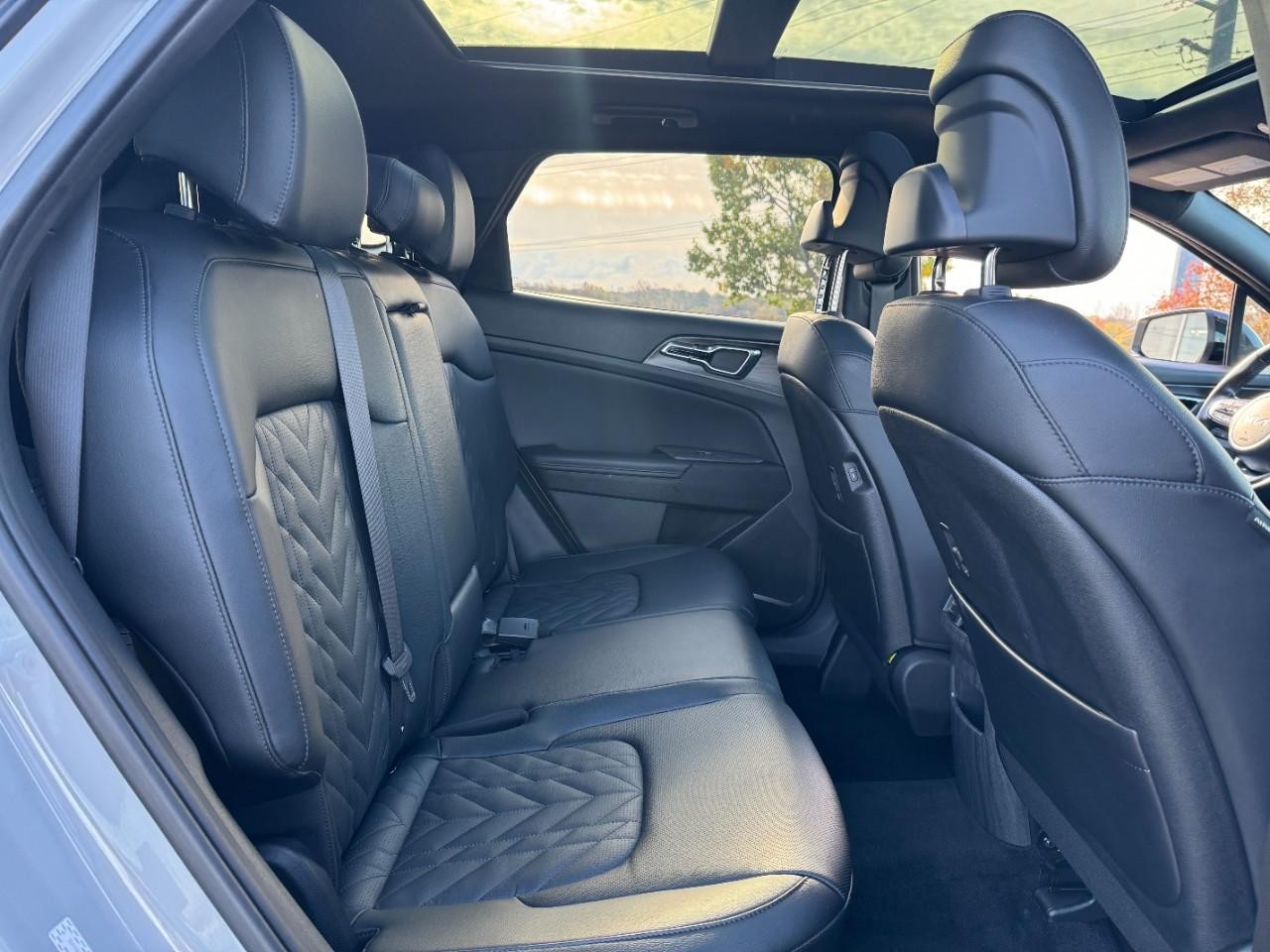 Kia Sportage Vehicle Full-screen Gallery Image 10