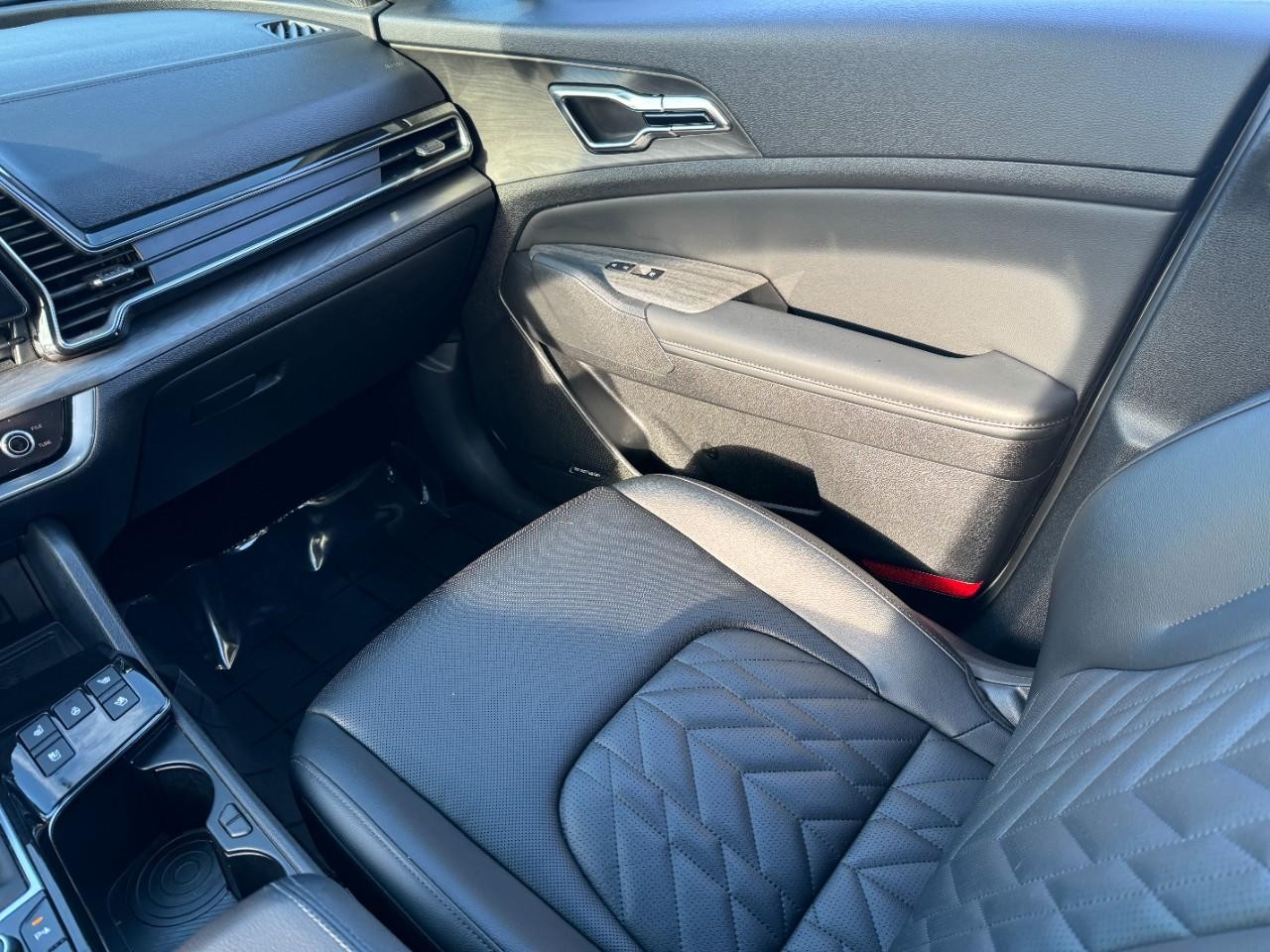 Kia Sportage Vehicle Full-screen Gallery Image 17