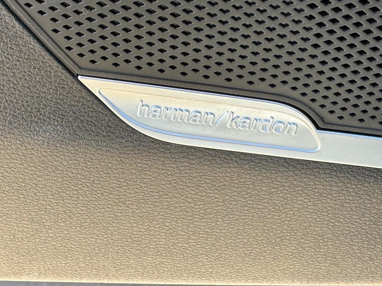 Kia Sportage Vehicle Full-screen Gallery Image 24