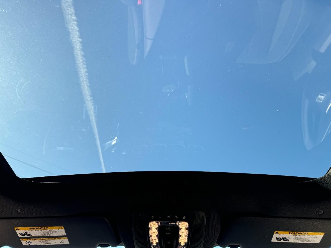 Mercedes-Benz GLE Vehicle Full-screen Gallery Image 11