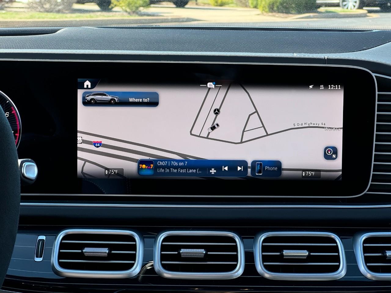 Mercedes-Benz GLE Vehicle Full-screen Gallery Image 14