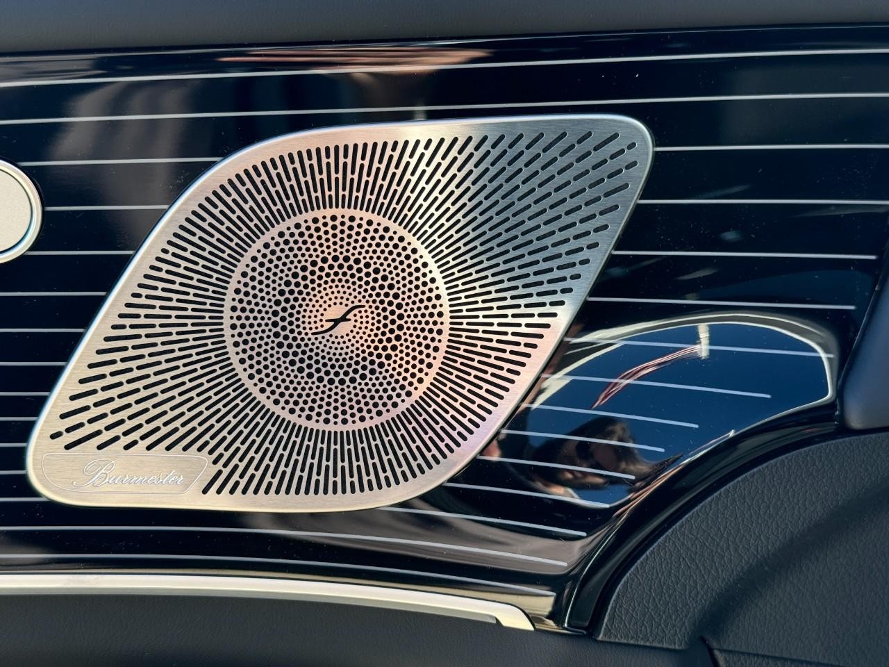 Mercedes-Benz GLE Vehicle Full-screen Gallery Image 23