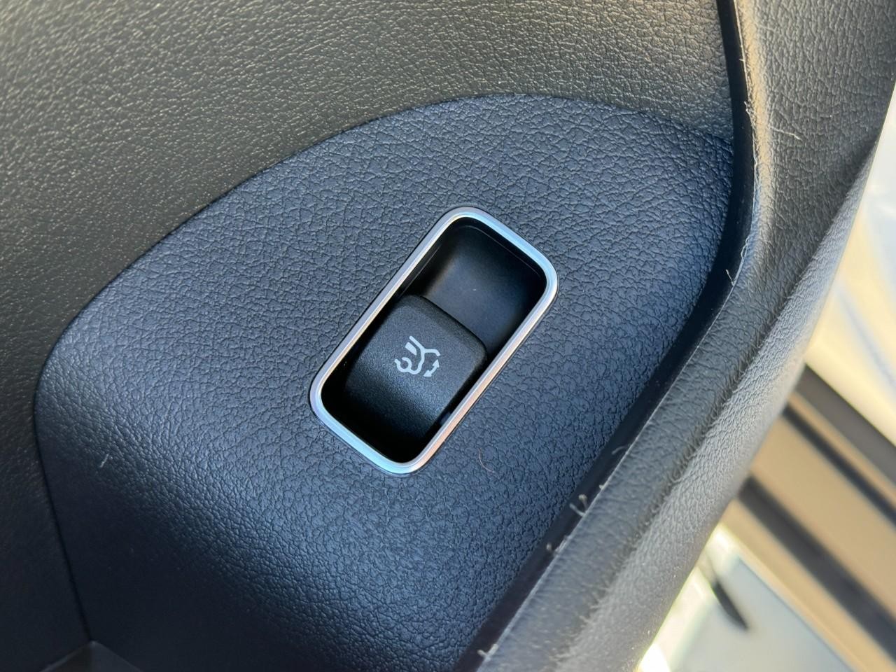 Mercedes-Benz GLE Vehicle Full-screen Gallery Image 27