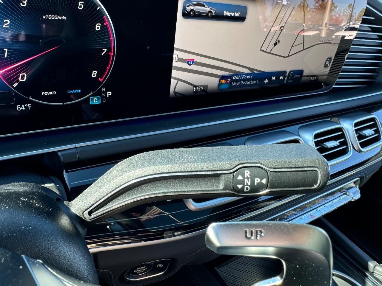 Mercedes-Benz GLE Vehicle Full-screen Gallery Image 34