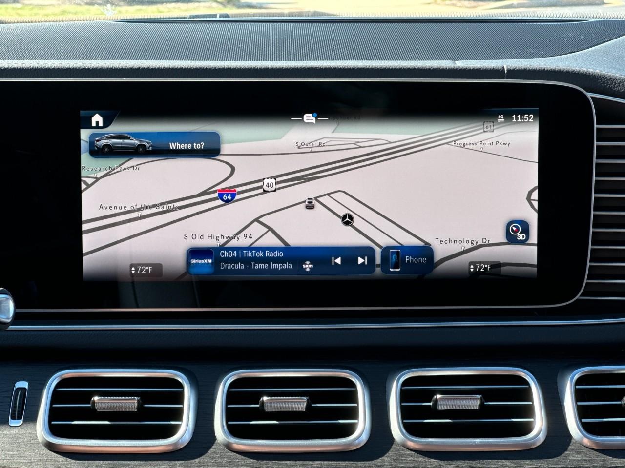 Mercedes-Benz GLE Vehicle Full-screen Gallery Image 14