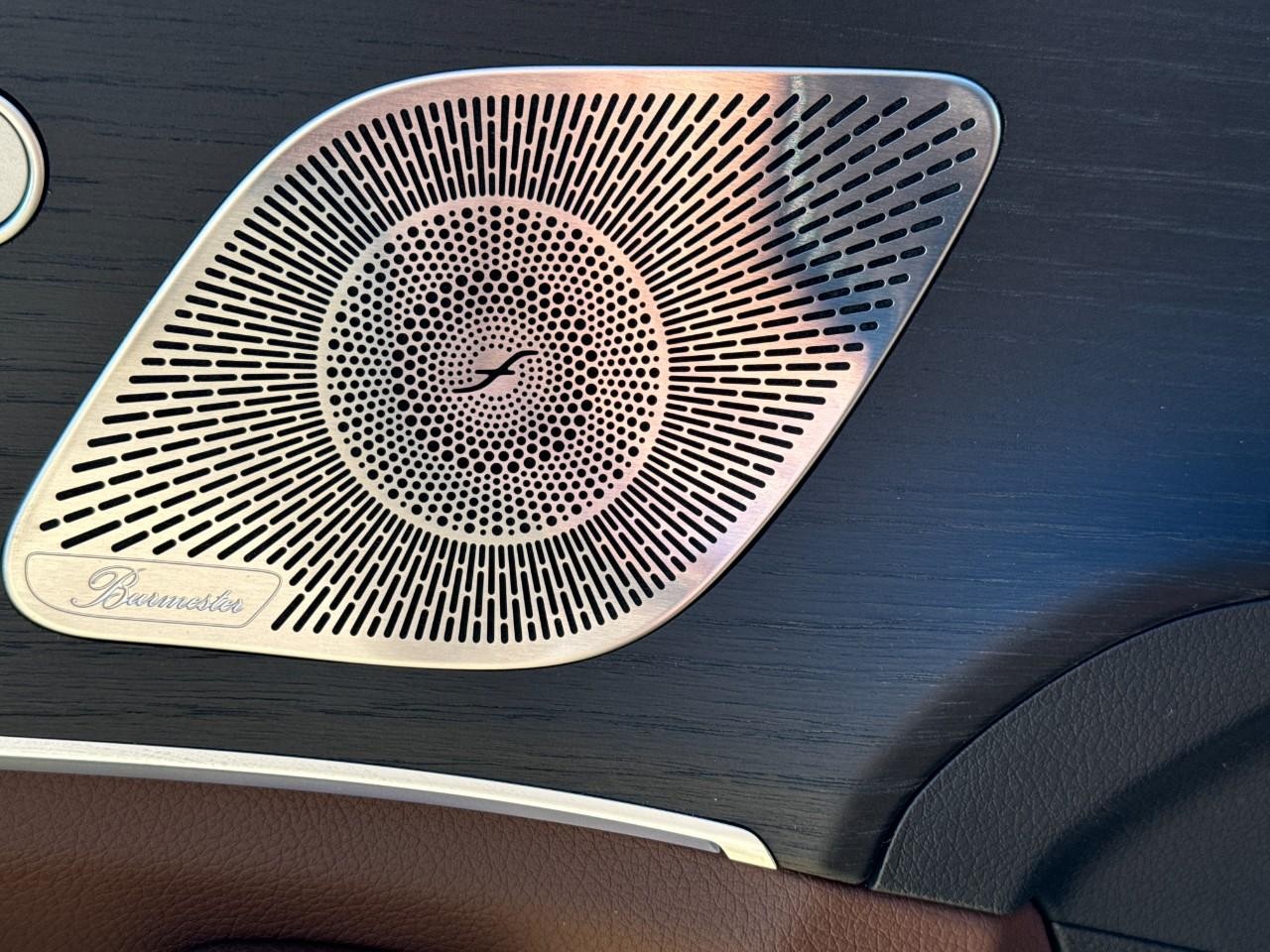 Mercedes-Benz GLE Vehicle Full-screen Gallery Image 24