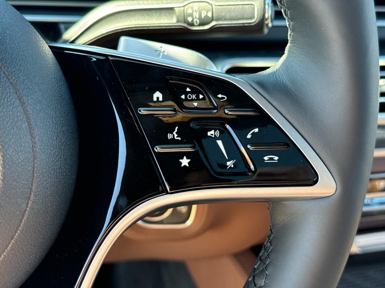 Mercedes-Benz GLE Vehicle Full-screen Gallery Image 34