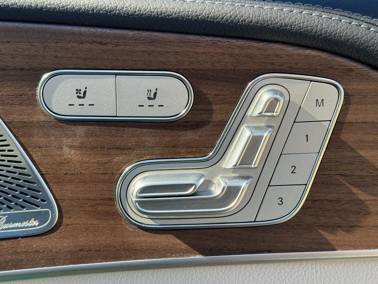 Mercedes-Benz GLE Vehicle Full-screen Gallery Image 21