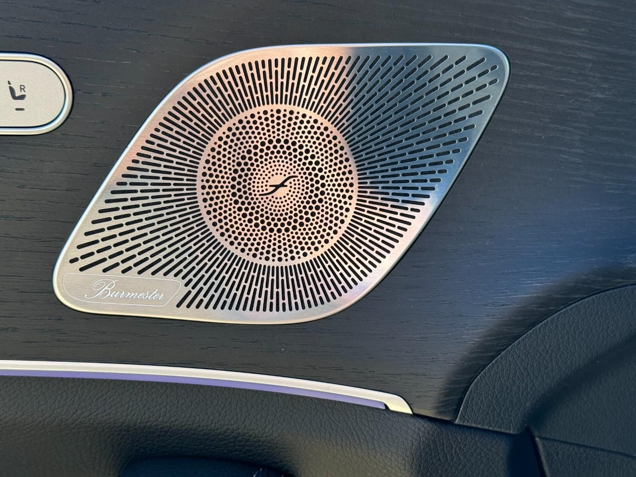 Mercedes-Benz GLE Vehicle Full-screen Gallery Image 25