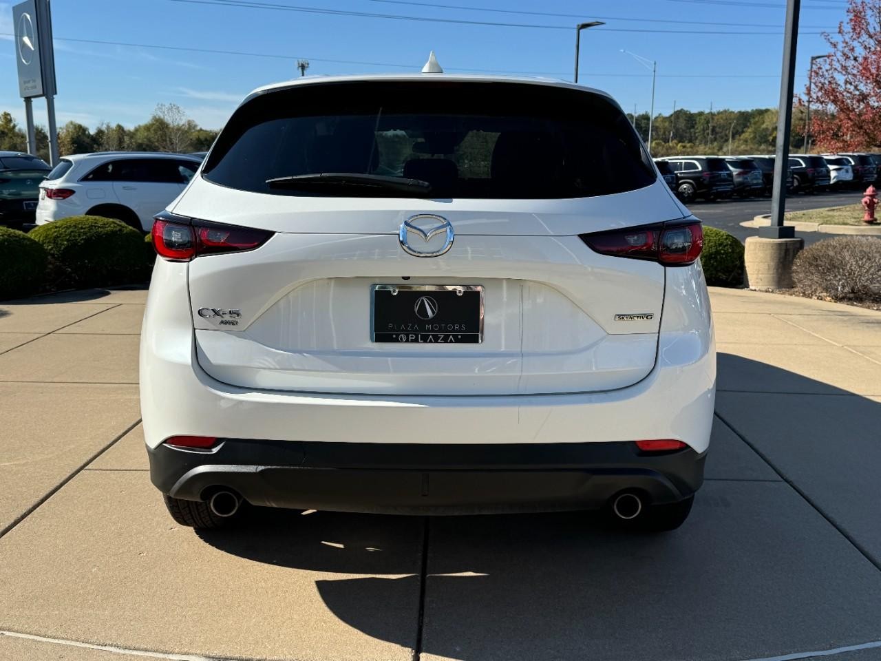 Mazda CX-5 Vehicle Full-screen Gallery Image 9