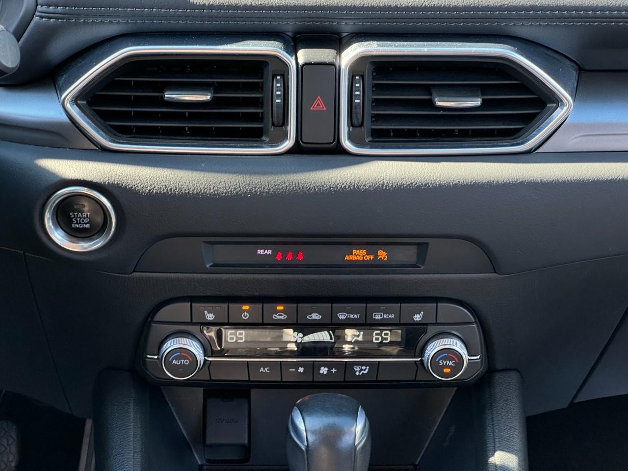 Mazda CX-5 Vehicle Full-screen Gallery Image 14