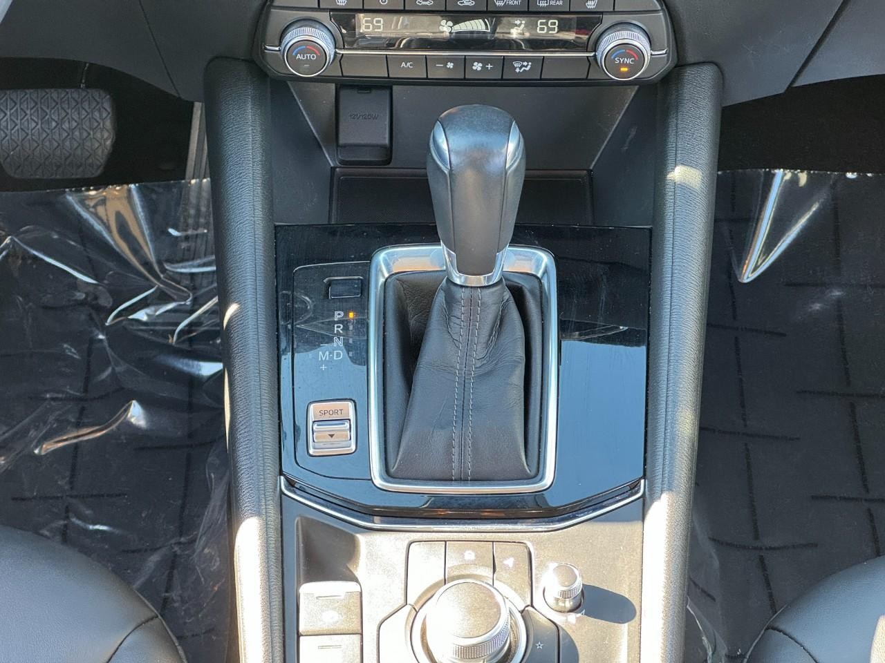 Mazda CX-5 Vehicle Full-screen Gallery Image 15