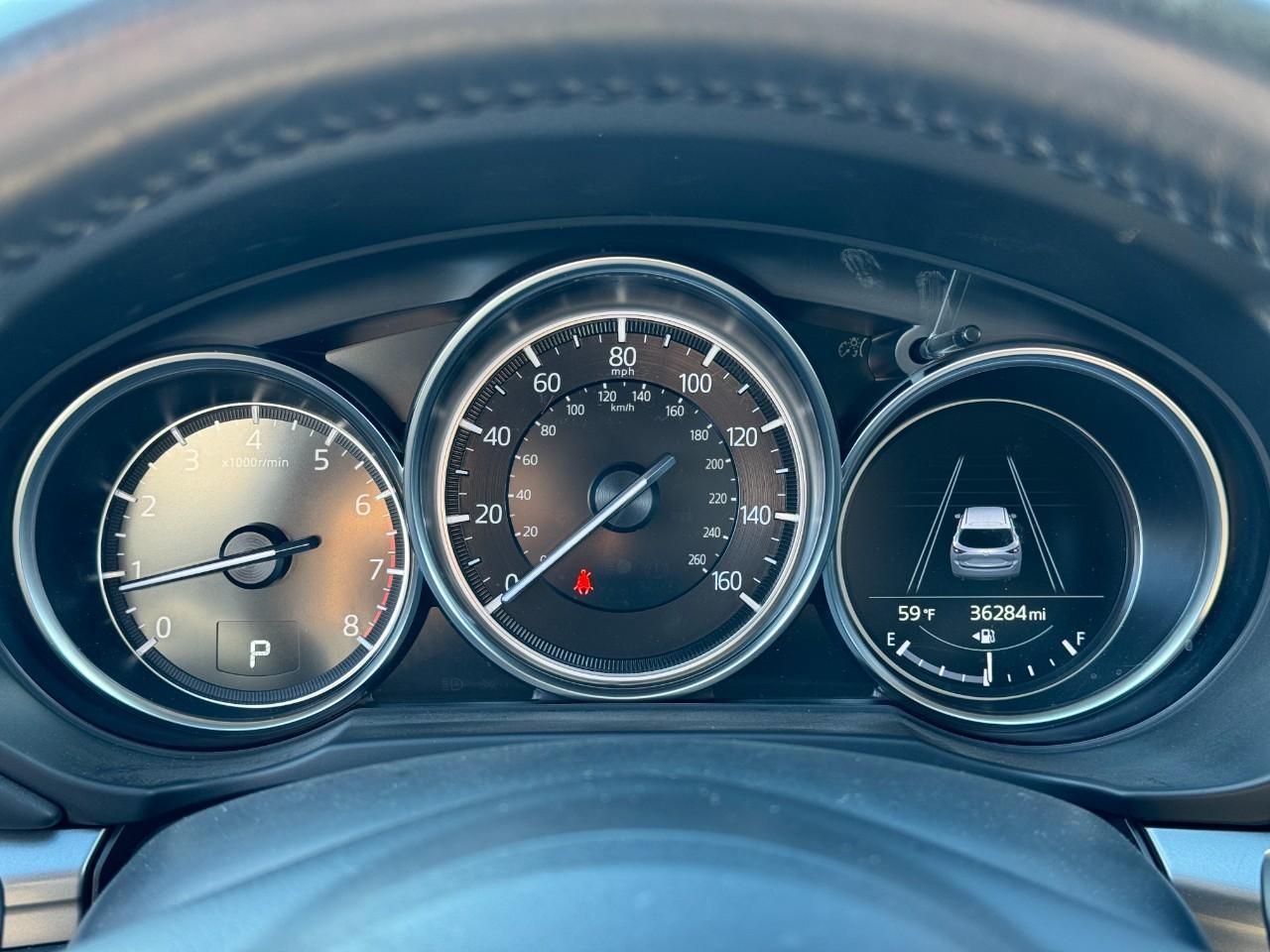 Mazda CX-5 Vehicle Full-screen Gallery Image 28