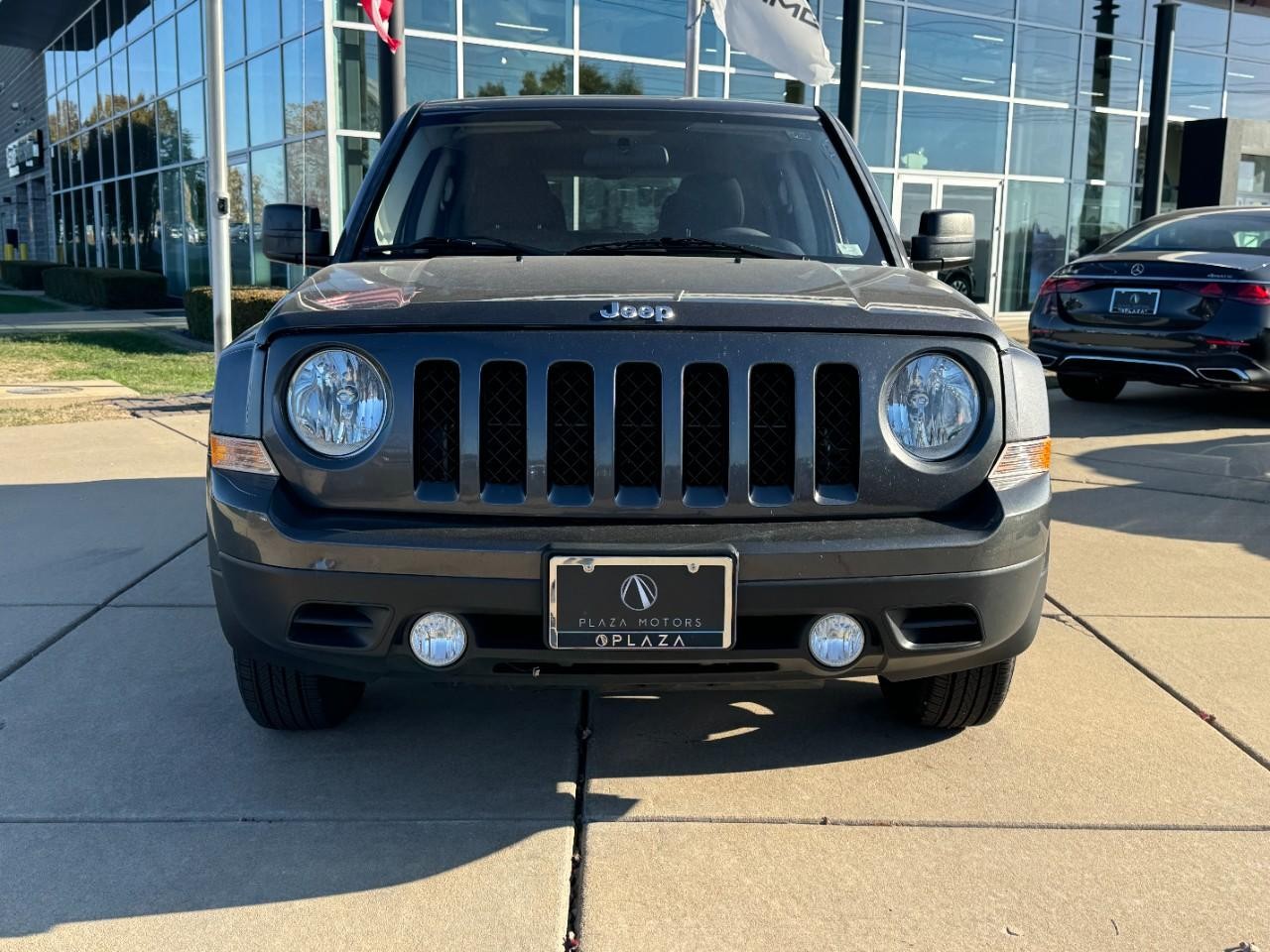 Jeep Patriot Vehicle Full-screen Gallery Image 7