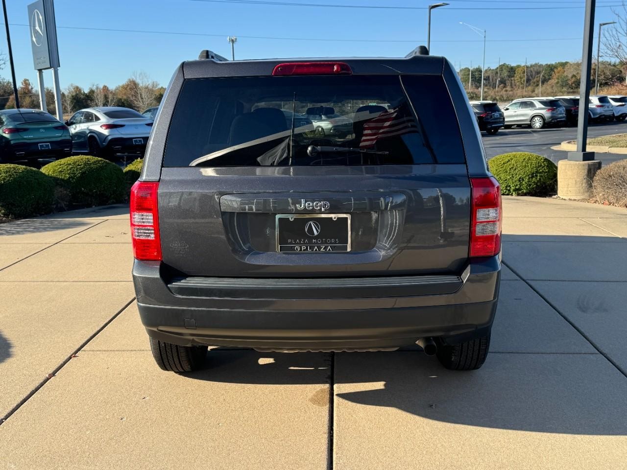 Jeep Patriot Vehicle Full-screen Gallery Image 9