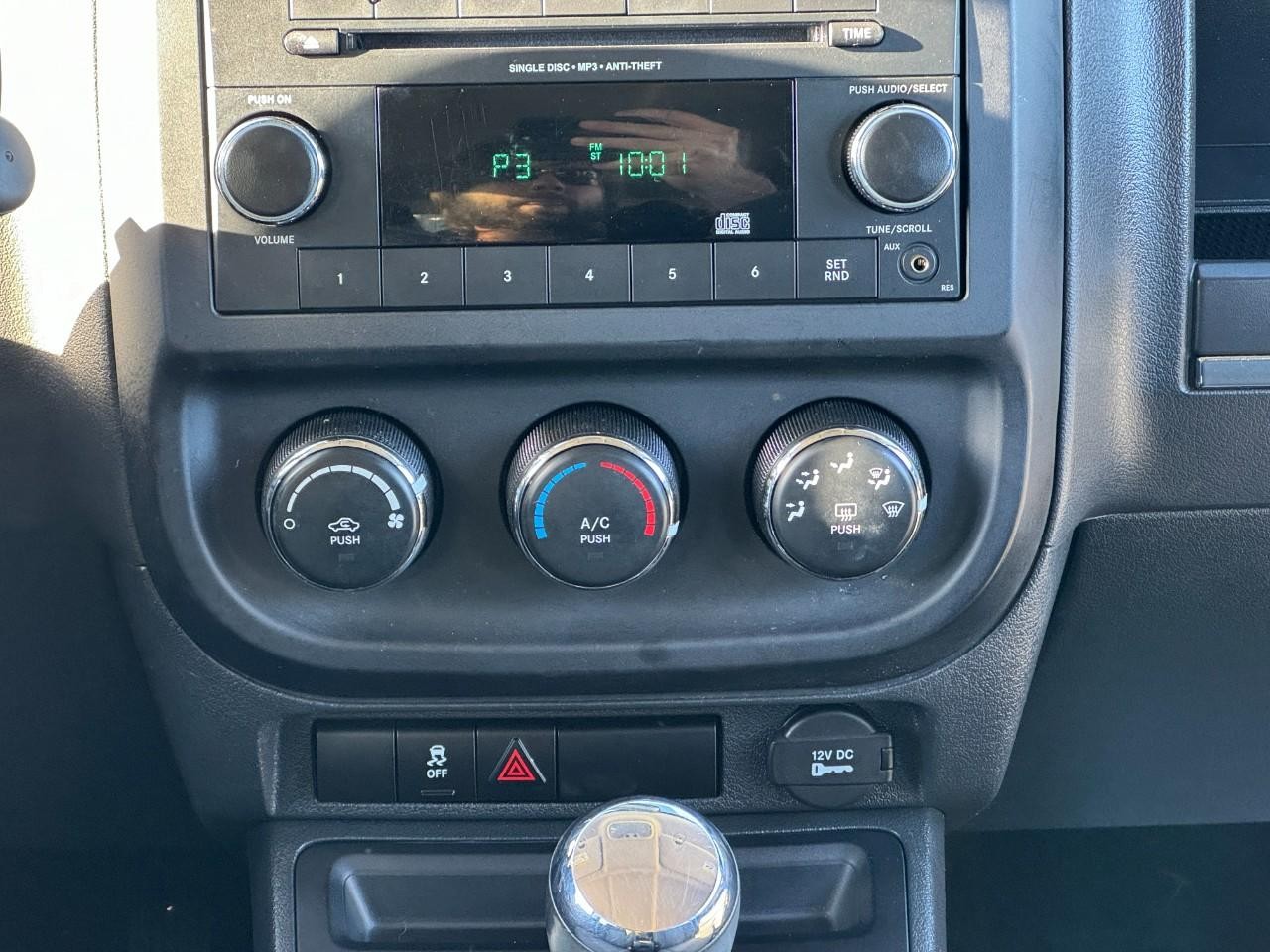 Jeep Patriot Vehicle Full-screen Gallery Image 14