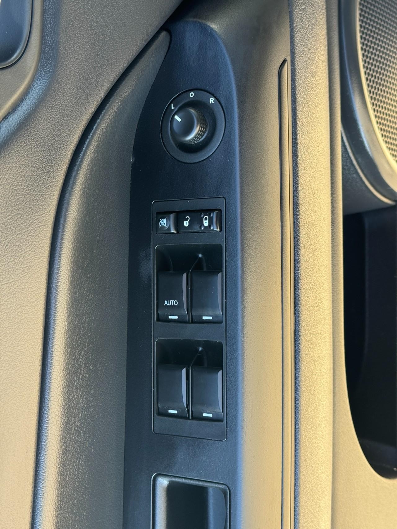 Jeep Patriot Vehicle Full-screen Gallery Image 21