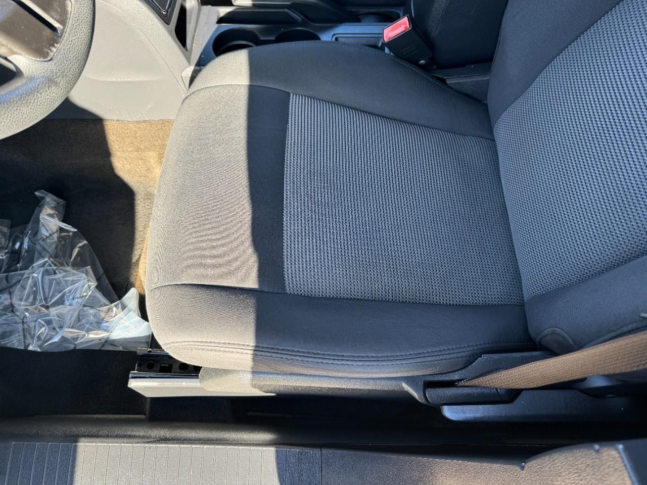 Jeep Patriot Vehicle Full-screen Gallery Image 23