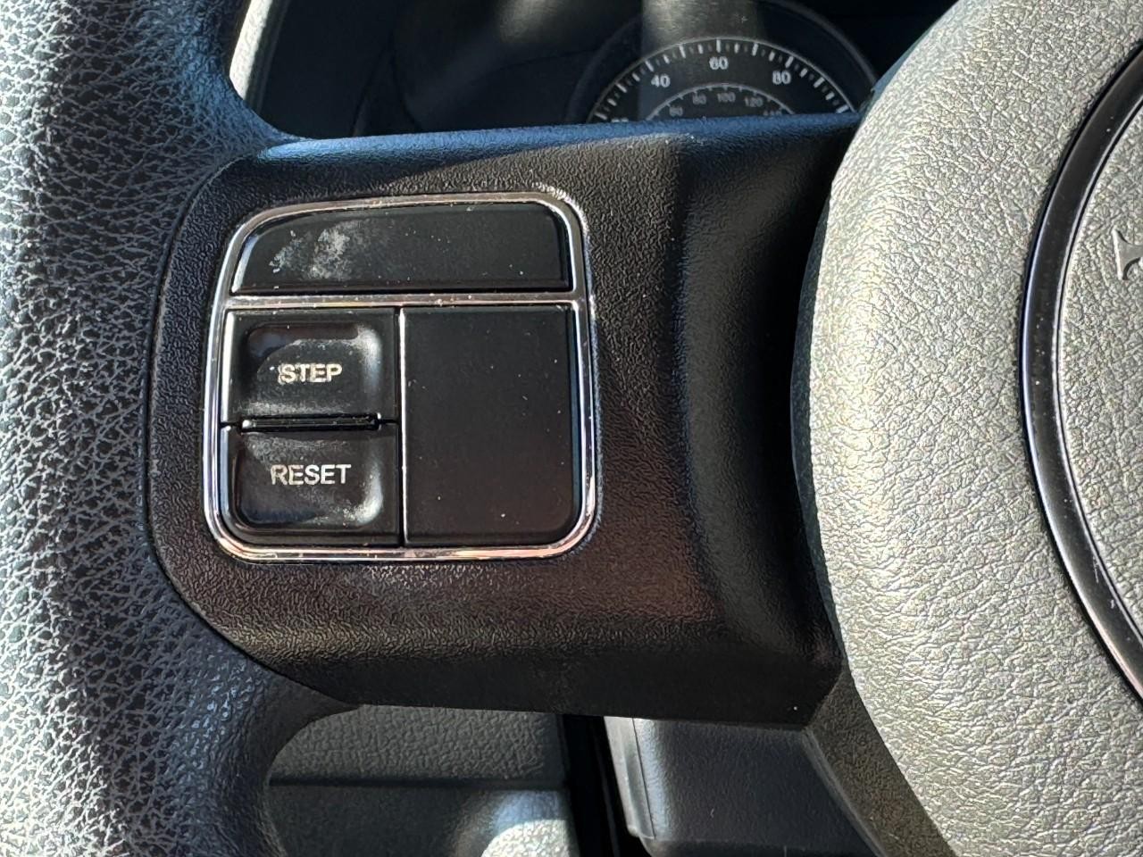 Jeep Patriot Vehicle Full-screen Gallery Image 25