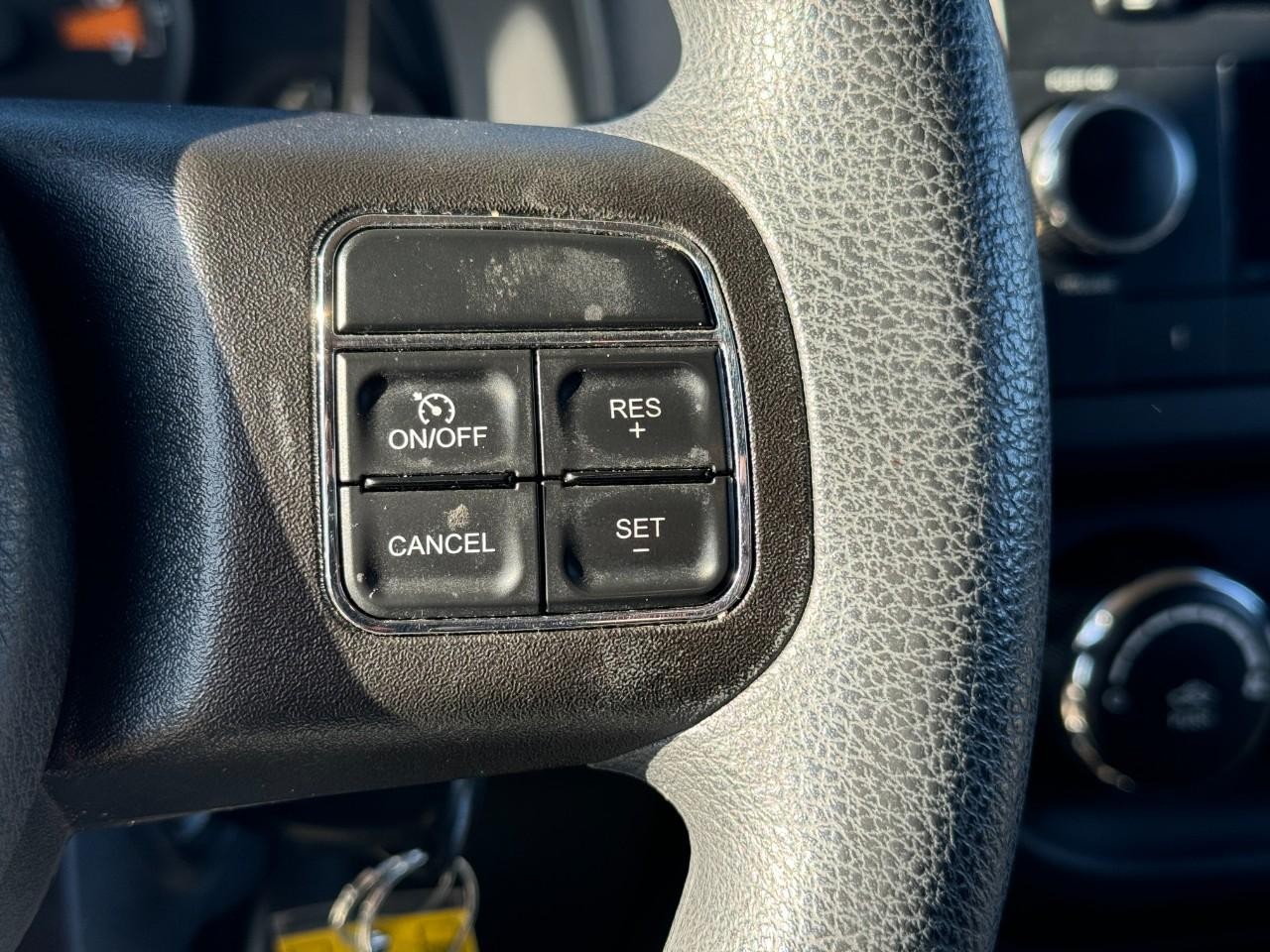 Jeep Patriot Vehicle Full-screen Gallery Image 26