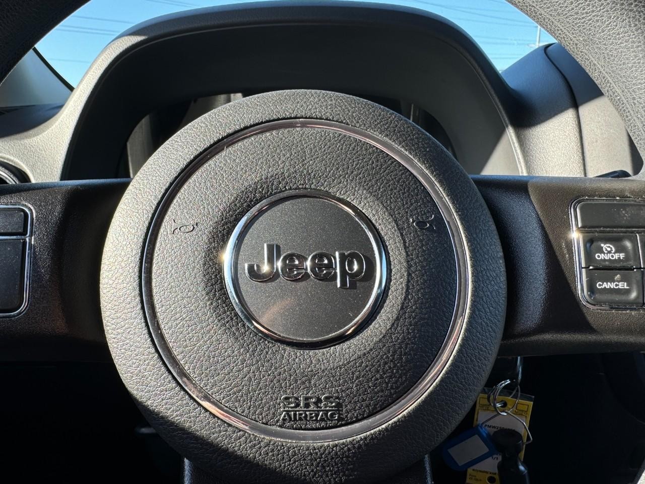 Jeep Patriot Vehicle Full-screen Gallery Image 28