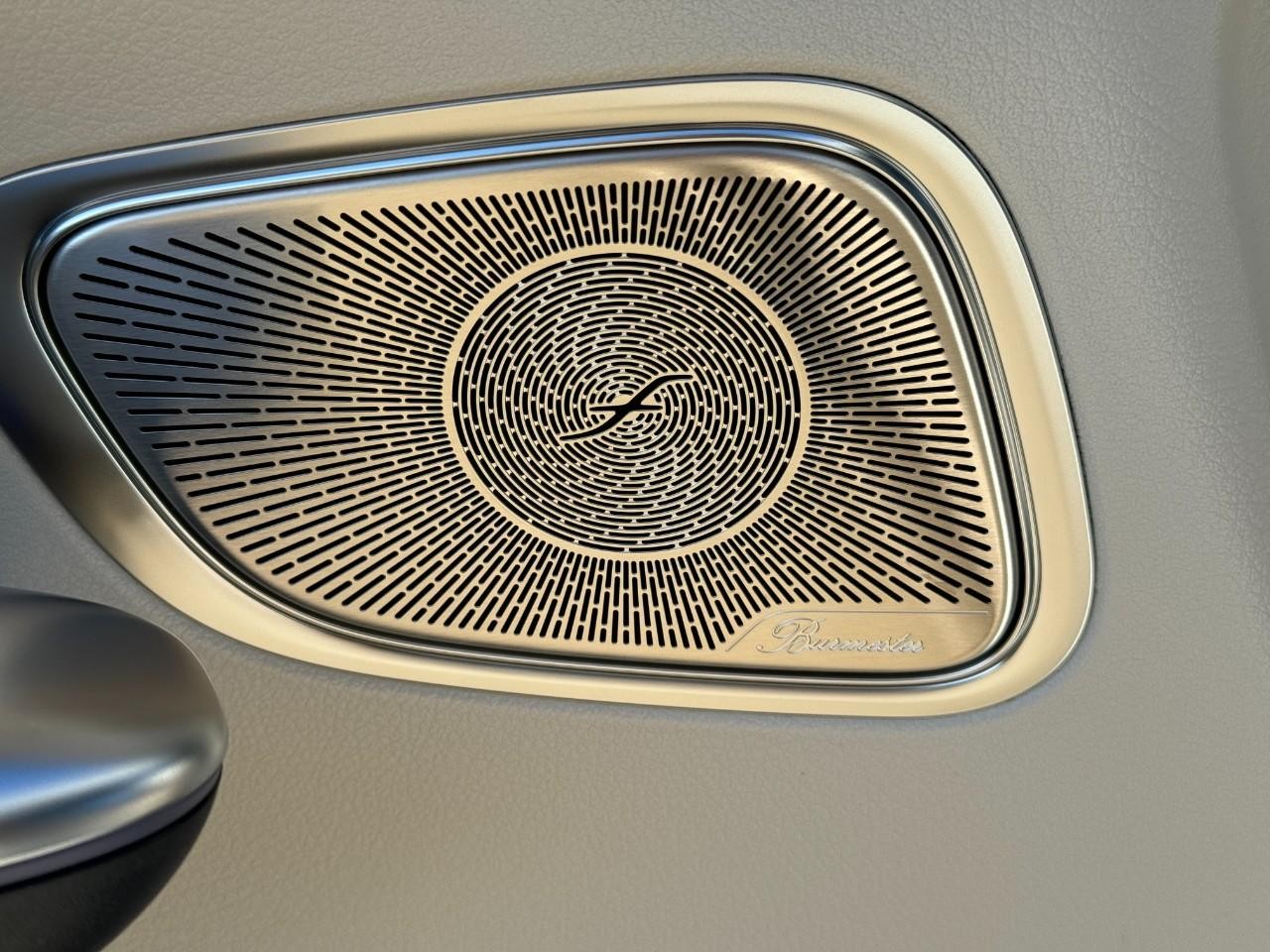 Mercedes-Benz GLC Vehicle Full-screen Gallery Image 25