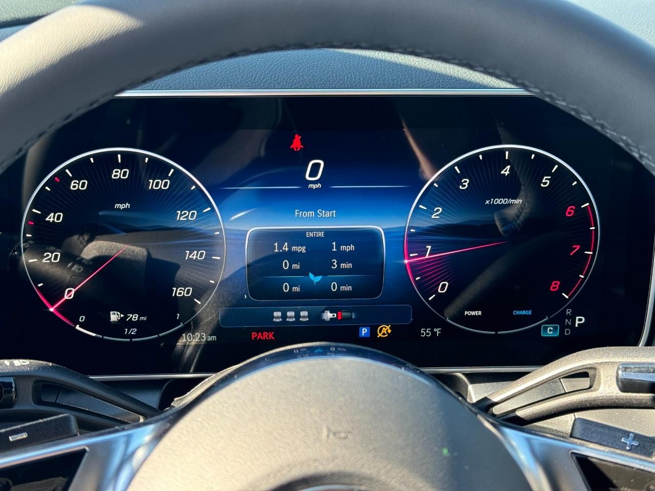 Mercedes-Benz GLC Vehicle Full-screen Gallery Image 33