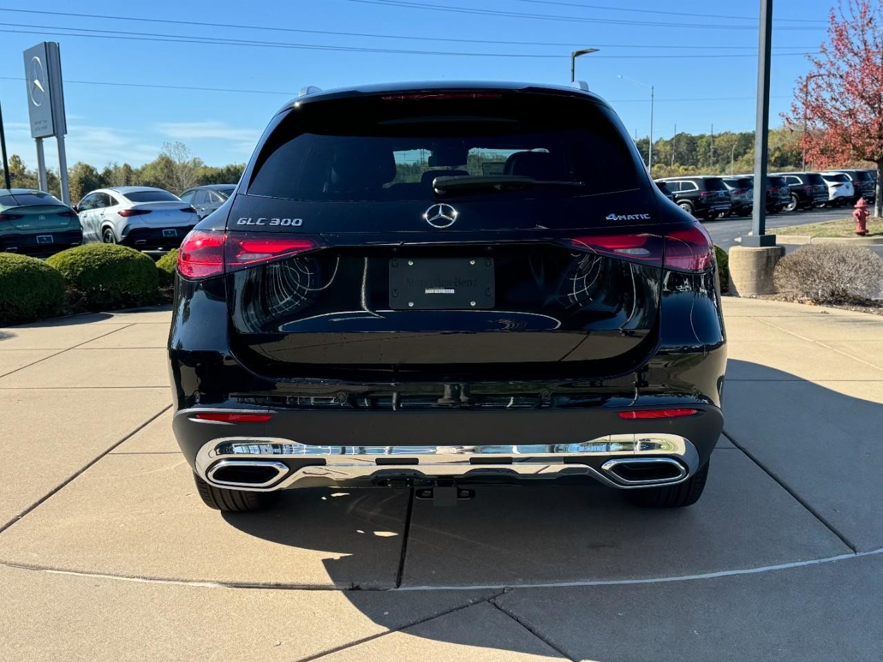 Mercedes-Benz GLC Vehicle Full-screen Gallery Image 9