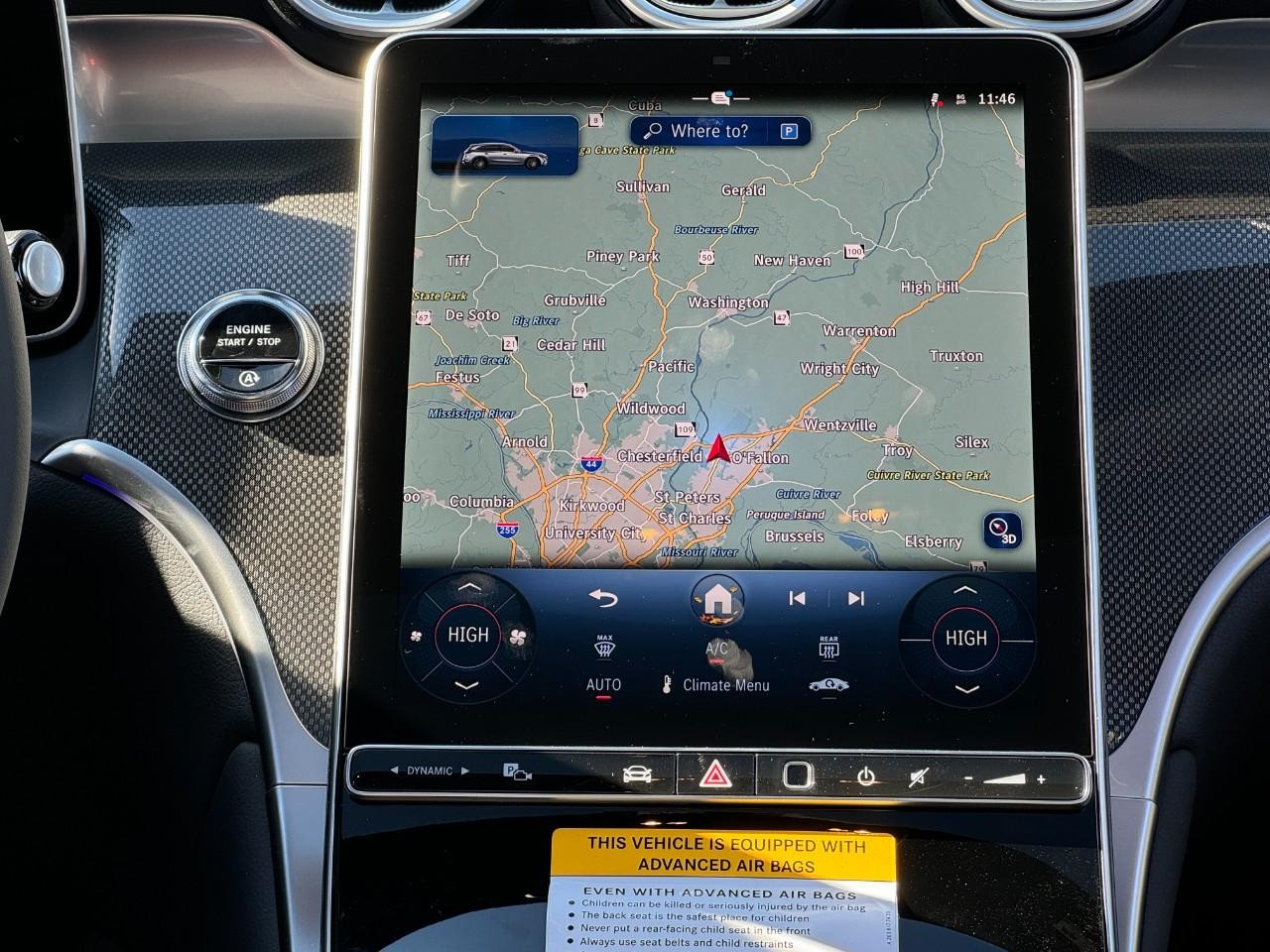 Mercedes-Benz GLC Vehicle Full-screen Gallery Image 14